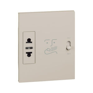 Shaver socket with insulation transformer