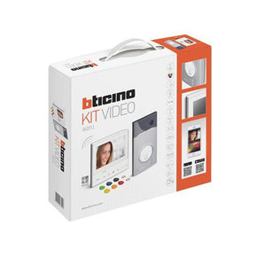 One-family handsfree kit with: connected Classe 300X13E